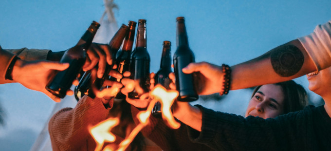 Titelbild: Die Kunst, auf der Party das Bier zu finden