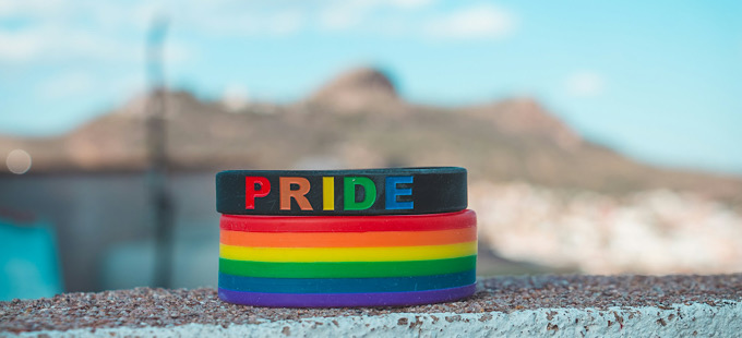 Titelbild: Rechter „Stolzmonat“ versus queere Pride: Wann ist Stolz richtig?